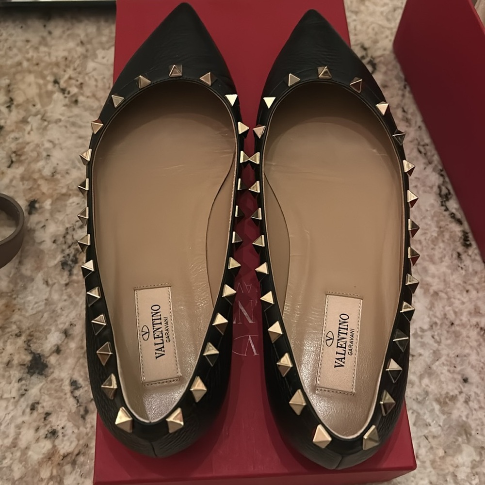 Navy valentino flats with gold studs